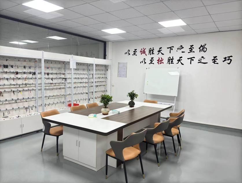 东莞市洛可服装辅料有限公司
